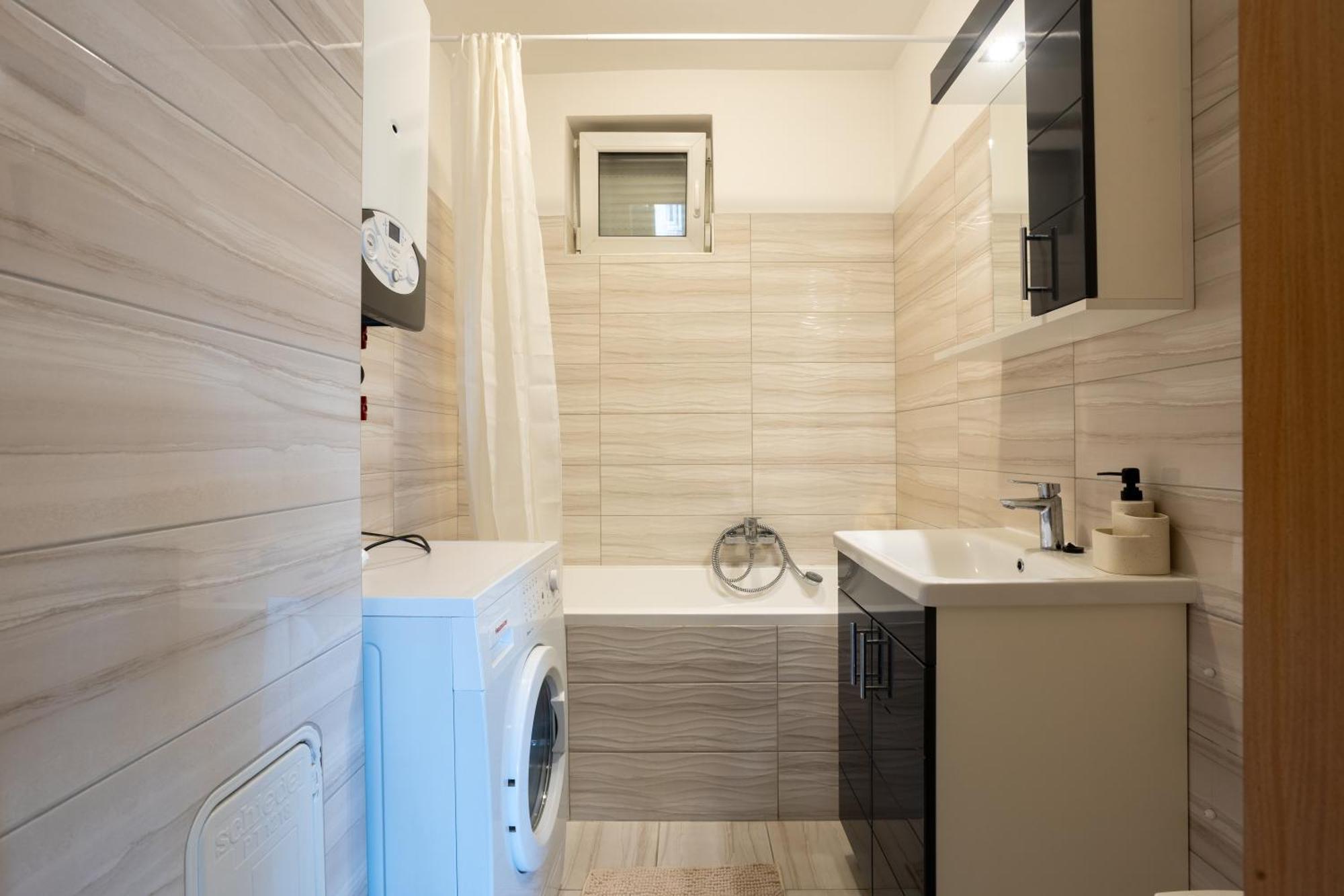 Six Corners - Sunny Corner Apartment Pecs Bagian luar foto