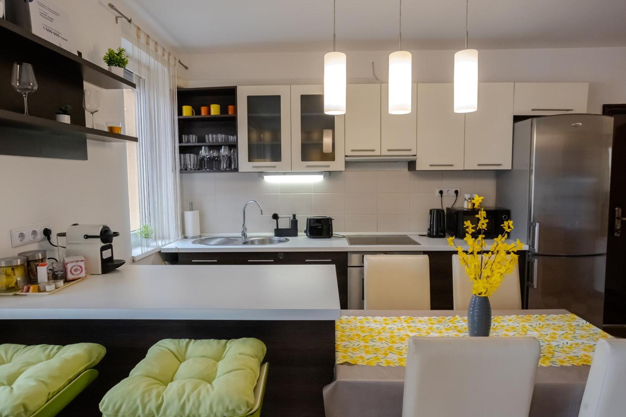 Six Corners - Sunny Corner Apartment Pecs Bagian luar foto