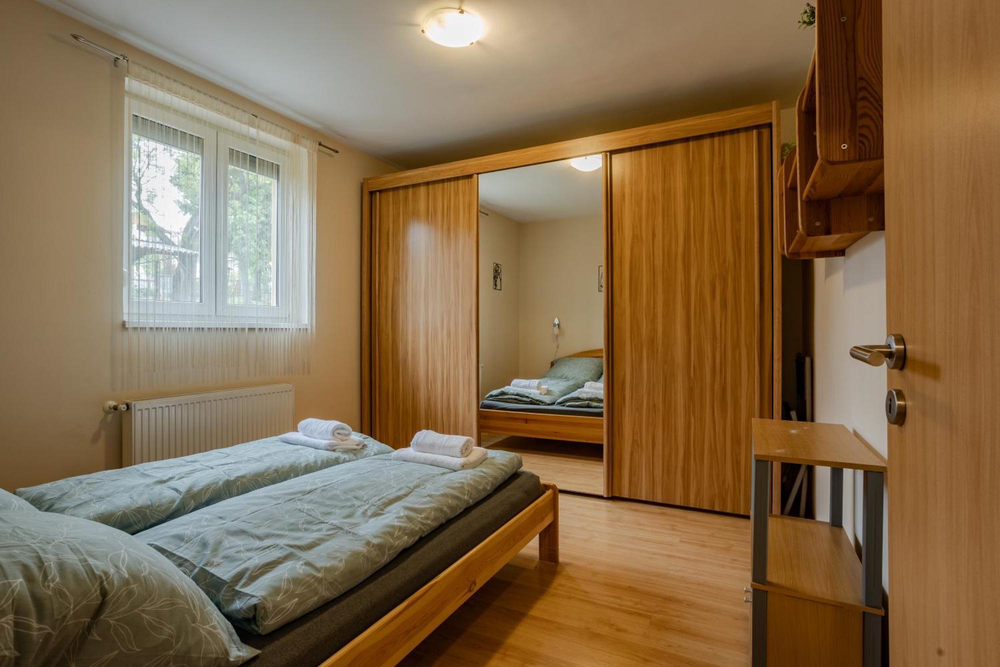 Six Corners - Sunny Corner Apartment Pecs Bagian luar foto